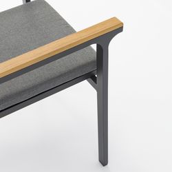 Garden dining set in anthracite aluminum | Yowah + Broome