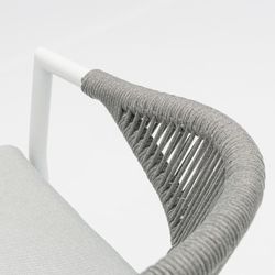 Aluminum and olefin rope garden chair in white and light grey, 57 x 60.5 x 76.5 cm | Ross