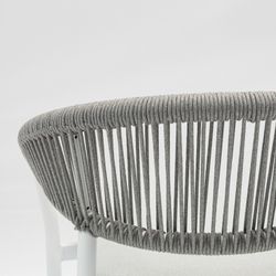 Aluminum and olefin rope garden chair in white and light grey, 57 x 60.5 x 76.5 cm | Ross