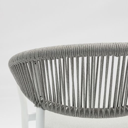 Aluminum and olefin rope garden chair in white and light grey, 57 x 60.5 x 76.5 cm | Ross