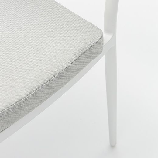 Aluminum and olefin rope garden chair in white and light grey, 57 x 60.5 x 76.5 cm | Ross
