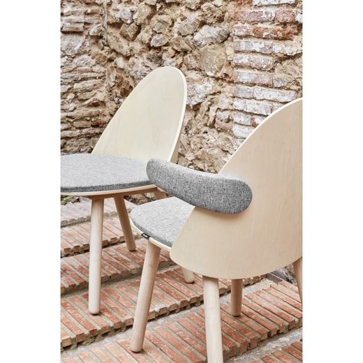 Light natural wood chair, 45.6 x 54 x 82.2 cm | Uma