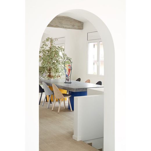 Light natural wood chair, 45.6 x 54 x 82.2 cm | Uma