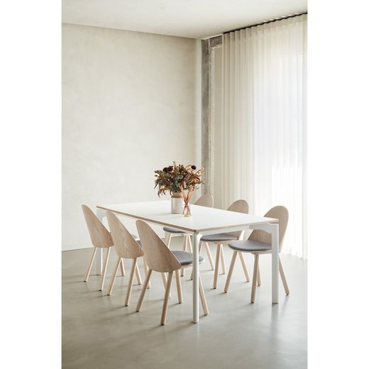Light natural wood chair, 45.6 x 54 x 82.2 cm | Uma