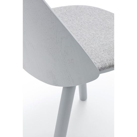 Hellgrauer Holzstuhl, 45,6 x 54 x 82,2 cm | Uma