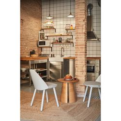 Hellgrauer Holzstuhl, 45,6 x 54 x 82,2 cm | Uma