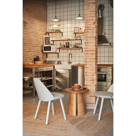 Hellgrauer Holzstuhl, 45,6 x 54 x 82,2 cm | Uma