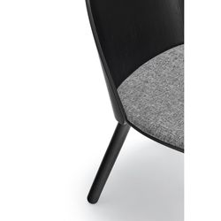 Schwarzer Holzstuhl, 46 x 51 x 81 cm | Uma