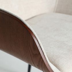 Silla de madera y tejido en marrón y blanco, 58 x 54 x 86 cm | Beesd