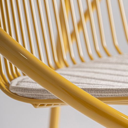 Silla de metal en amarillo, 67 x 62 x 74 cm | Brienz