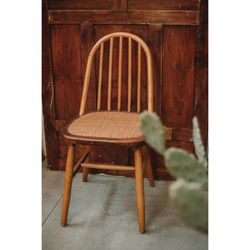Iep en rotan stoel in naturel, 45 x 49 x 89 cm | manzana
