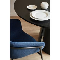 Dunkelblauer Stoffstuhl, 59 x 66,5 x 79 cm | Umarmung