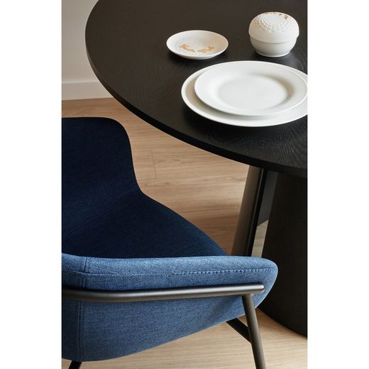 Dunkelblauer Stoffstuhl, 59 x 66,5 x 79 cm | Umarmung