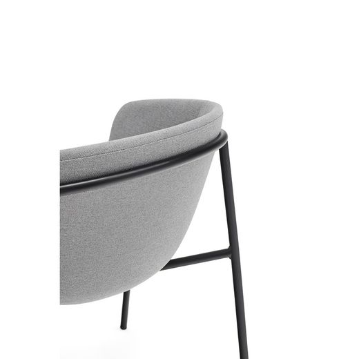 Hellgrauer Stoffstuhl, 59 x 66,5 x 79 cm | Umarmung