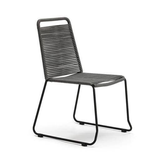 Flettet stol med gråt reb og sort metallisk struktur53x60x90