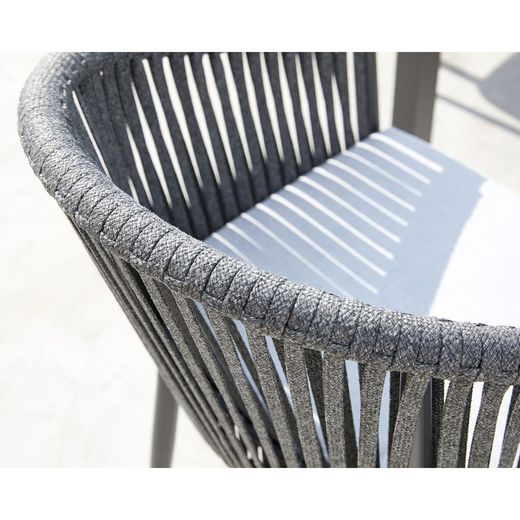 Aluminum and rope garden armchair in anthracite, 57 x 59 x 81 cm | Ukiak