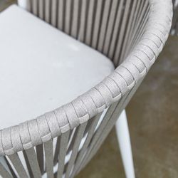 Aluminum and rope garden armchair in white and beige, 57 x 59 x 81 cm | Ukiak