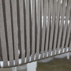 Aluminum and rope garden armchair in white and beige, 57 x 59 x 81 cm | Ukiak