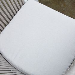 Aluminum and rope garden armchair in white and beige, 57 x 59 x 81 cm | Ukiak