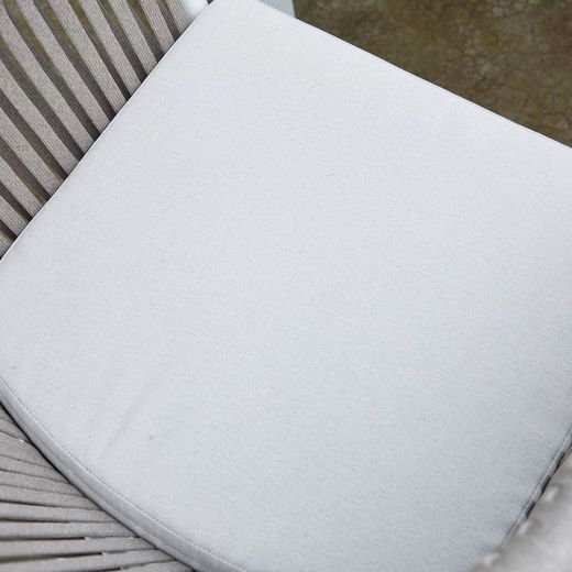 Aluminum and rope garden armchair in white and beige, 57 x 59 x 81 cm | Ukiak