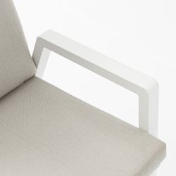 Garden dining set in white aluminum | Yowah + Albury