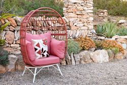 Synthetic rattan and metal garden armchair in terracotta and white, 99 x 71 x 147 cm | Sea Side