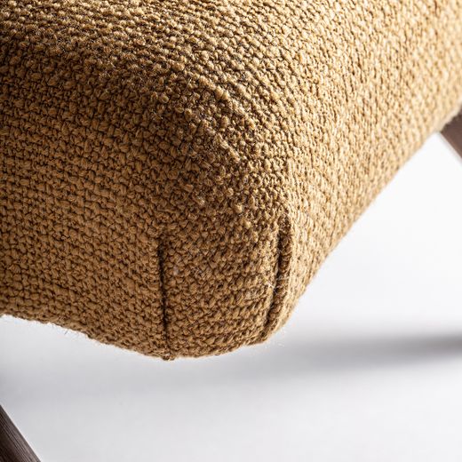 Fauteuil van polyesterstof in okerkleur, 73 x 83 x 80 cm | Kalesha