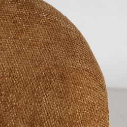 Sillón de tejido en ocre, 85 x 80 x 72 cm | Souvens