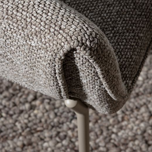 Fauteuil en tissu et métal couleur moka et crème, 61 x 64 x 84 cm | Suma