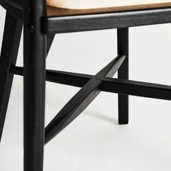 Nuchis berkenhouten fauteuil in zwart/naturel, 54 x 56 x 78 cm