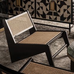 Seon fåtölj i almträ i svart/natur, 62 x 80 x 57 cm