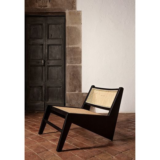 Seon fåtölj i almträ i svart/natur, 62 x 80 x 57 cm
