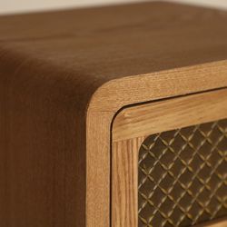 Cômoda em madeira de pinho em ouro natural e antigo, 48 x 40 x 111 cm | Nevoy