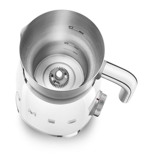 SMEG-vit mjölkskummare