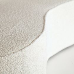 Sofá modular de duas peças em algodão bouclé branco, 284 x 105 x 87 cm | Bouclé Wilthen