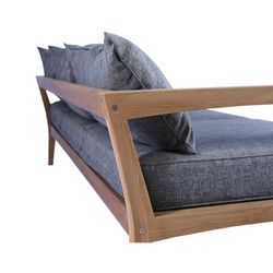 Garden sofa set in honey-colored teak | Roxas L