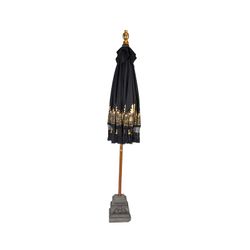 Balinese parasol van polyester en hout in zwart en goud, 185 x 185 x 245 cm | Nirvana
