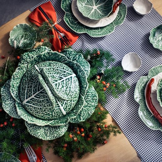 24-piece earthenware dinnerware set in green | Cabbage soup bowl
