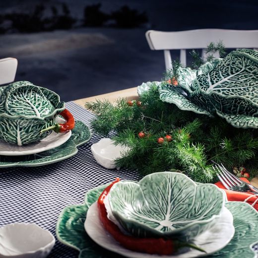 24-piece earthenware dinnerware set in green | Cabbage soup bowl