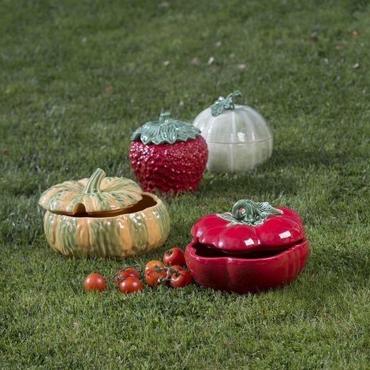 L lergodsterrin i rött och grönt, Ø 22 x 25,3 cm | Jordgubbar