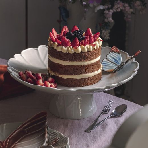 Tårtställ av lergods i beige och flerfärgad, Ø 39 x 17 cm | Molniga fjärilar