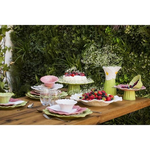 L Cosmos earthenware cake stand in green, 37 x 34.5 x 11 cm | Maria Flor