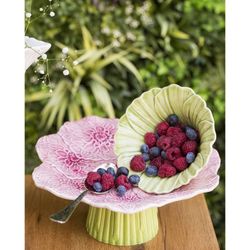 Soporte para tartas S Dalia de loza en rosa y verde, 31 x 28 x 10 cm | María Flor