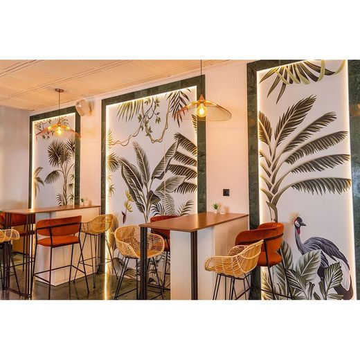 Hög rotting- och stålpall i natur, 56 x 54 x 110 cm | Alvinia