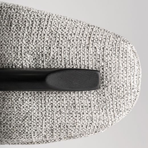 Hög pall i polyestertyg och askträ i grått, 58 x 57 x 107 cm | Erlec