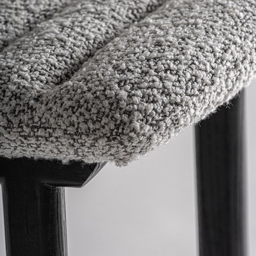 Hög pall i polyestertyg och grått ekträ, 46 x 61 x 107 cm | Jacquard