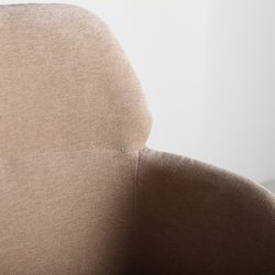 Barhocker aus hellbraunem Stoff, 51 x 58 x 99 cm | Cresse