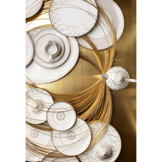 Porcelain teapot in white, beige and gold, 23.1 x 14.1 x 17 cm | Terrace