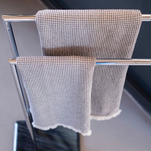 Podwójny wieszak na ręczniki chrom/czarny marmur w kształcie litery L, 50x20x83cm