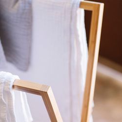 Porte-serviettes pliant en bambou, 45x30x87cm